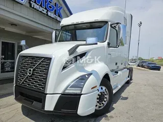 2020 VOLVO VNL64T760