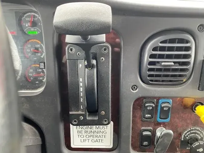 2019 Freightliner Business Class M2 106bb32787f52380a950666e3cdccdb6fad