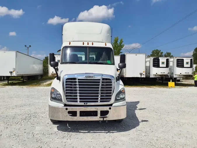 2019 FREIGHTLINER CASCADIA 125