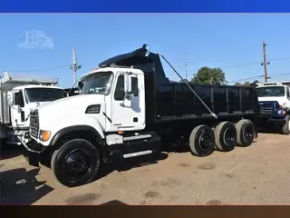 2005 MACK GRANITE CV713