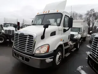 2015 FREIGHTLINER/MERCEDES CASCADIA 113