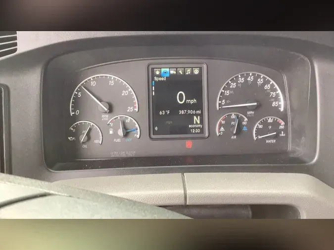 2022 Freightliner Cascadia 126
