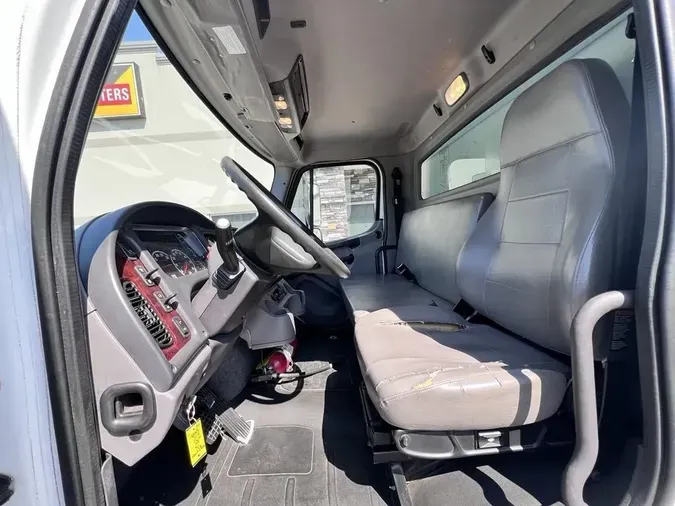 2019 Freightliner Business Class M2 106