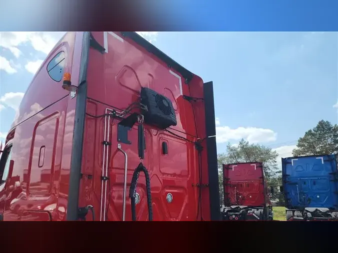 2022 FREIGHTLINER CA126
