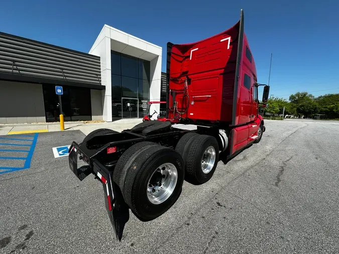 2020 Volvo VNL64T760