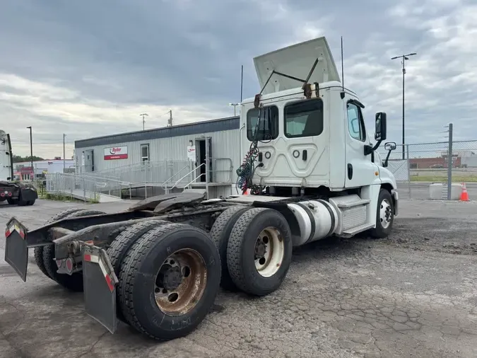 2019 FREIGHTLINER CASCADIA 125