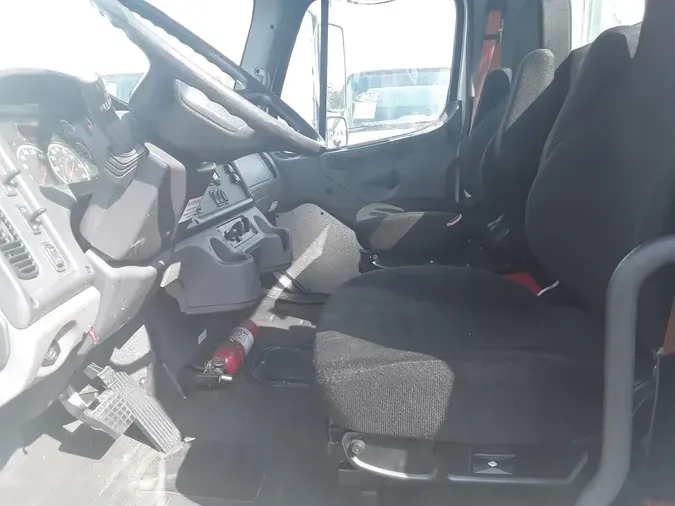 2020 FREIGHTLINER M2 106