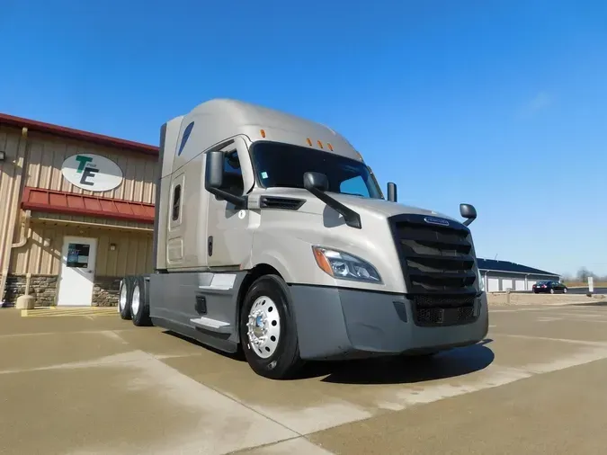 2021 Freightliner Cascadia