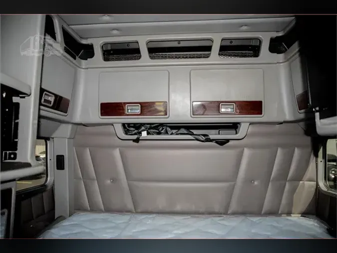 2020 PETERBILT 389