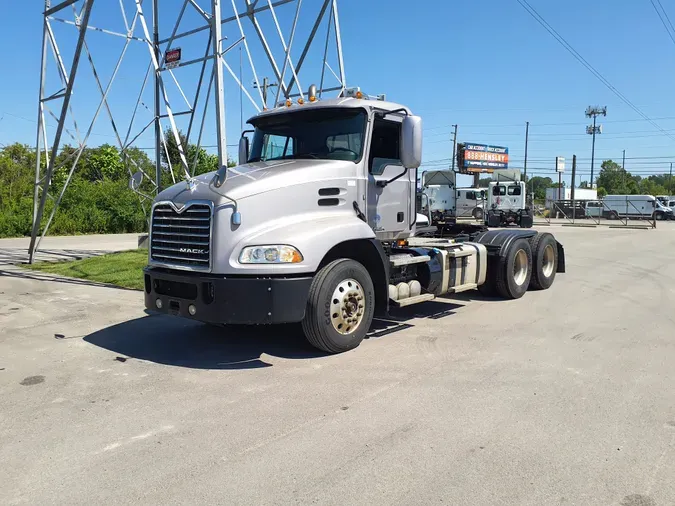 2017 MACK TRUCKS, INC. CXU600bb46b6c8014ecdca9c309c8dbc36c750