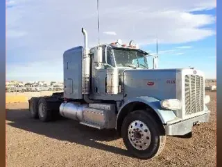 2015 PETERBILT 389