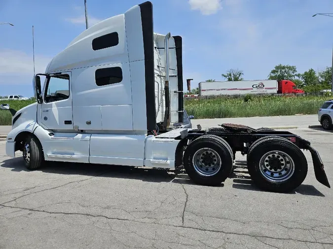 2020 VOLVO VNL64T760