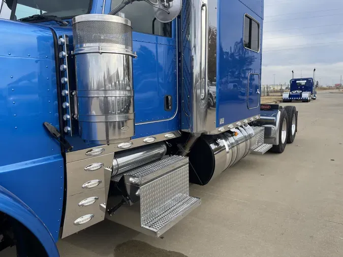 2023 Peterbilt 389bb4afda27246626d74524f814c9020b7