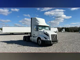 2018 Volvo VNL300