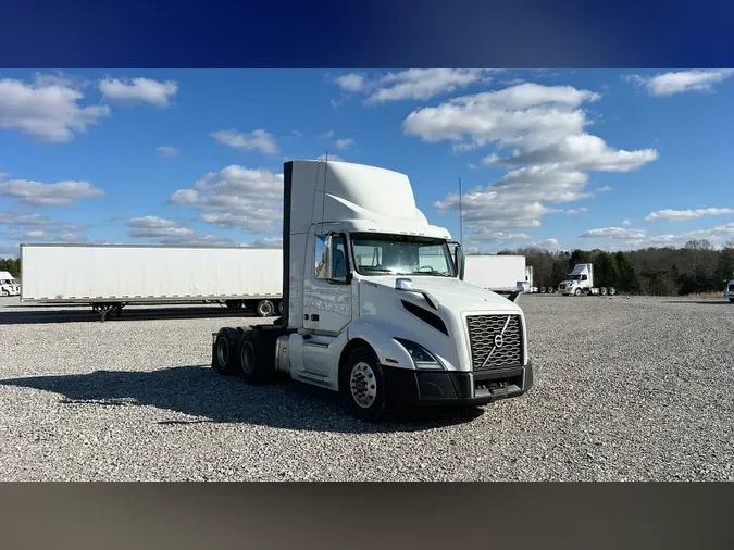 2018 Volvo VNL300bb5008367de68b7186e7cf742c3da1a6