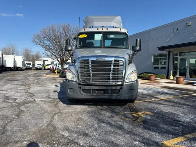 2019 FREIGHTLINER/MERCEDES CASCADIA 113