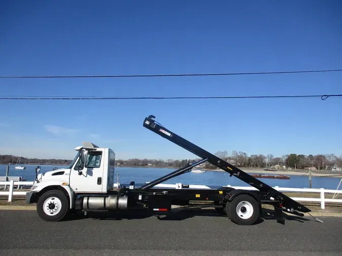 2019 INTERNATIONAL 4300