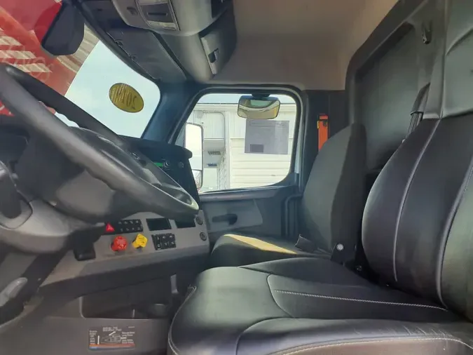 2019 FREIGHTLINER NEW CASCADIA PX12664
