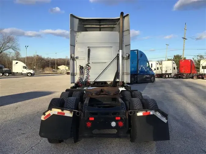 2019 VOLVO VNL640