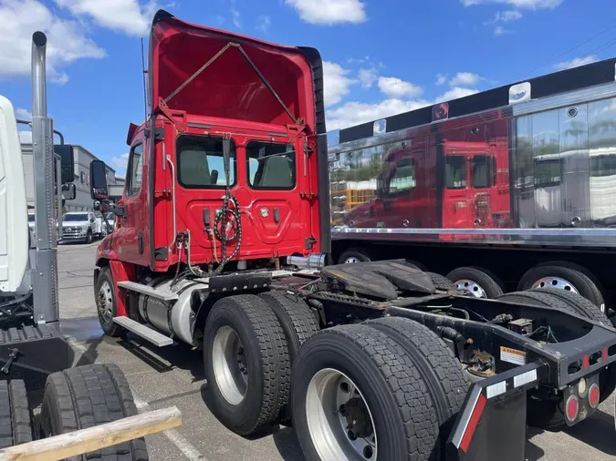 2019 Freightliner Cascadiabb54fc3afdca697dc925bbcb3b02440f