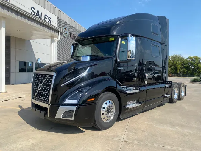 2025 VOLVO VNL64T860bb55e08d54887a49527de871de0eef33