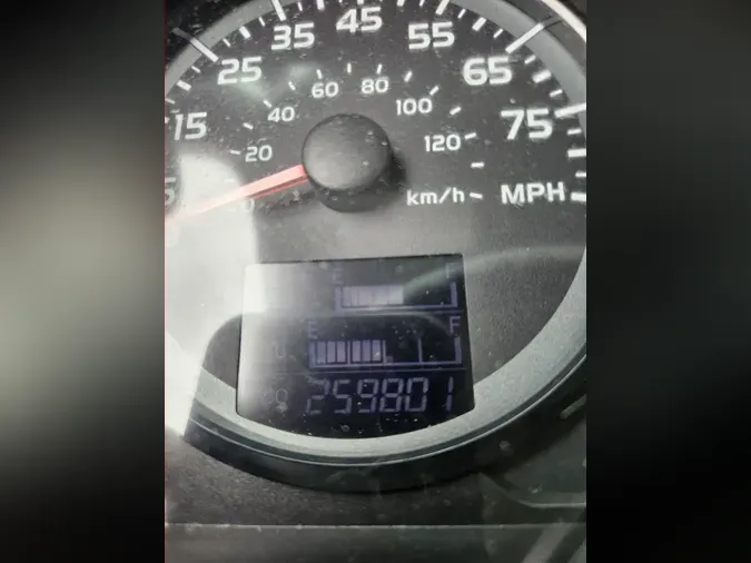 2017 HINO 338 Reefer