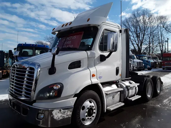 2018 FREIGHTLINER/MERCEDES CASCADIA 113