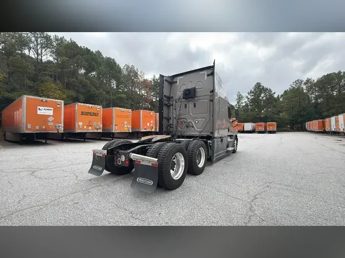 2023 Freightliner Cascadia 126