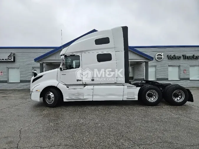 2021 VOLVO VNL760