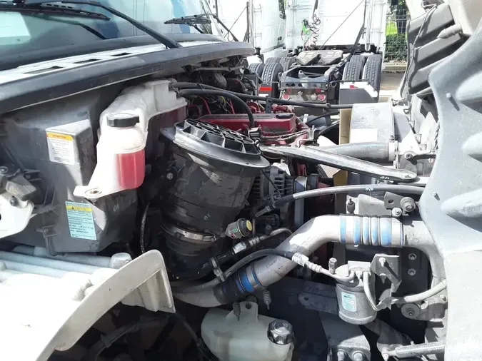 2018 FREIGHTLINER M2 106