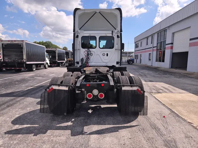 2018 FREIGHTLINER/MERCEDES CASCADIA 125