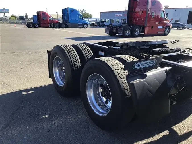 2022 FREIGHTLINER CASCADIA