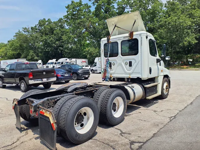 2016 FREIGHTLINER/MERCEDES CASCADIA 125