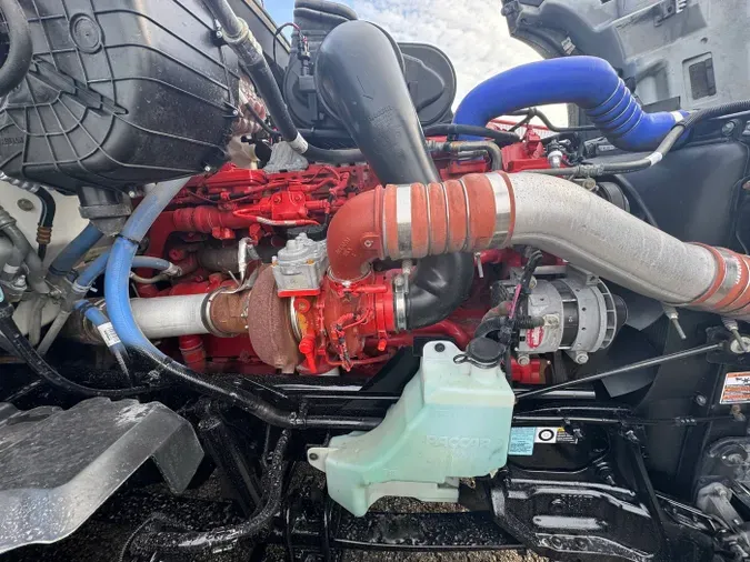 2023 Kenworth T680bb6d6b32c7811755cda945bb77aaf3c8