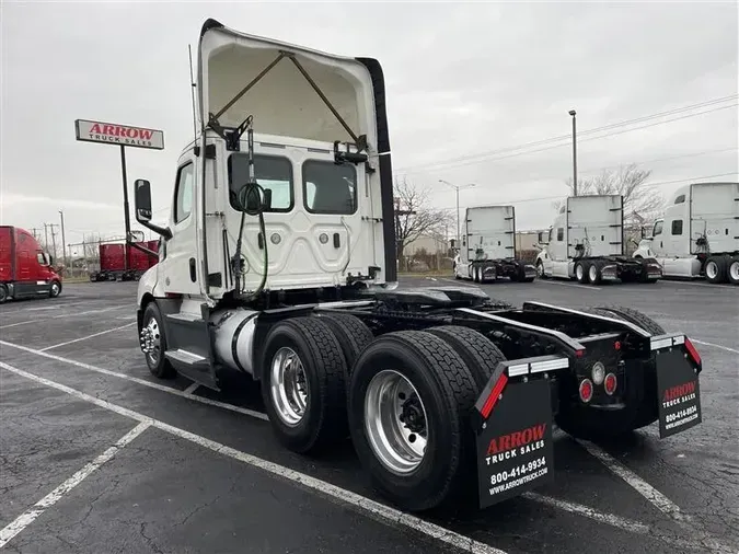 2020 FREIGHTLINER CA126