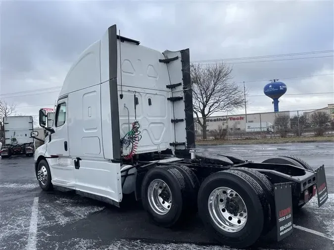 2022 FREIGHTLINER CA126