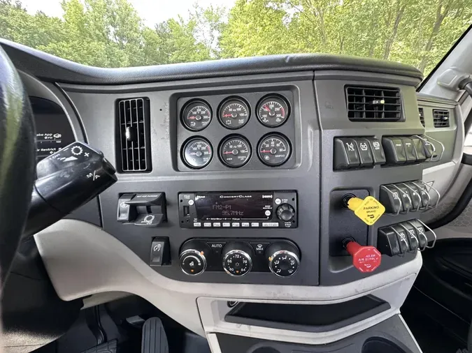 2022 Peterbilt 579