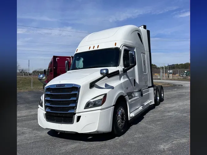 2020 FREIGHTLINER CASCADIA 126