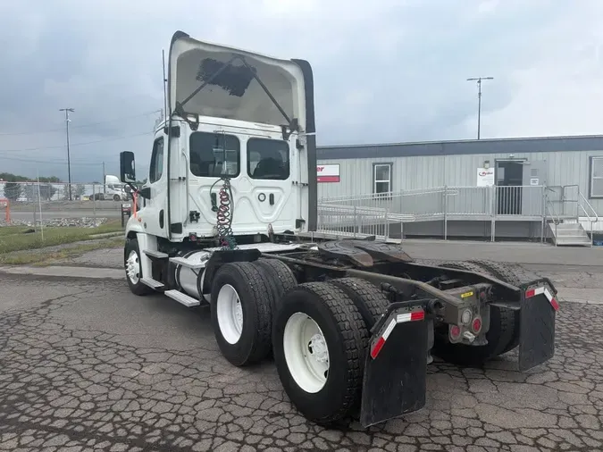 2019 FREIGHTLINER/MERCEDES CASCADIA 125bb79d5f613ef83325bd185f00ed10abe