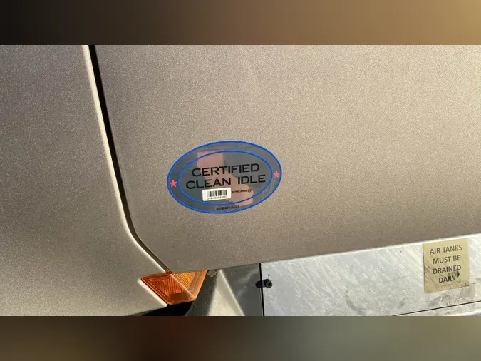 2021 Freightliner Cascadia 126