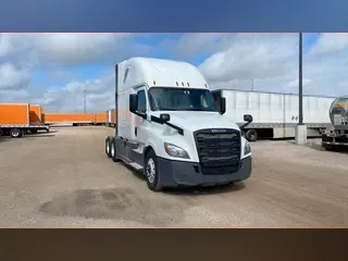 2020 Freightliner Cascadia 126