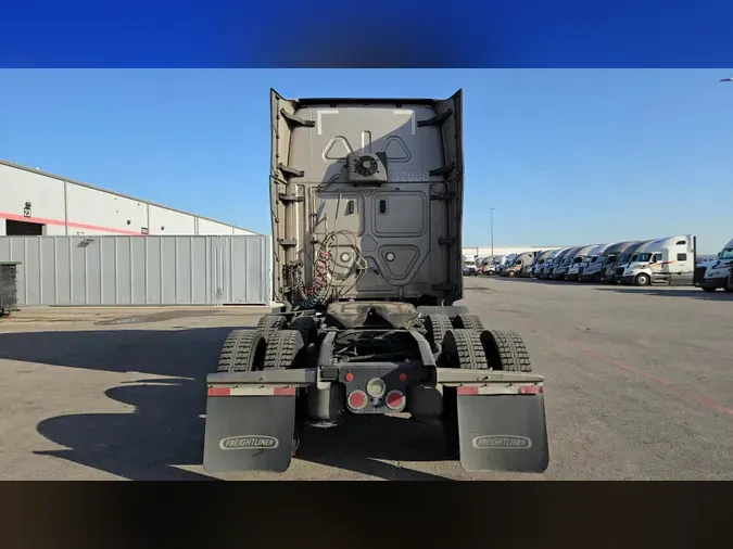 2022 Freightliner Cascadia 126