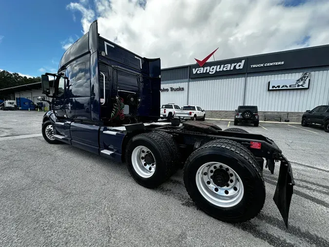 2019 Volvo VNL64T740