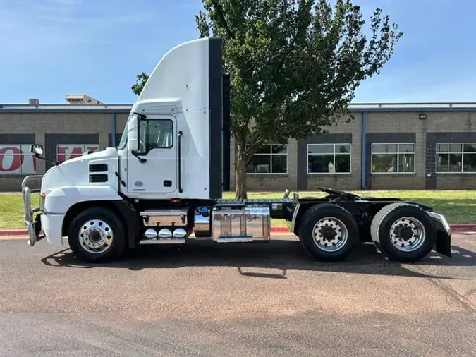 2023 MACK AN64T