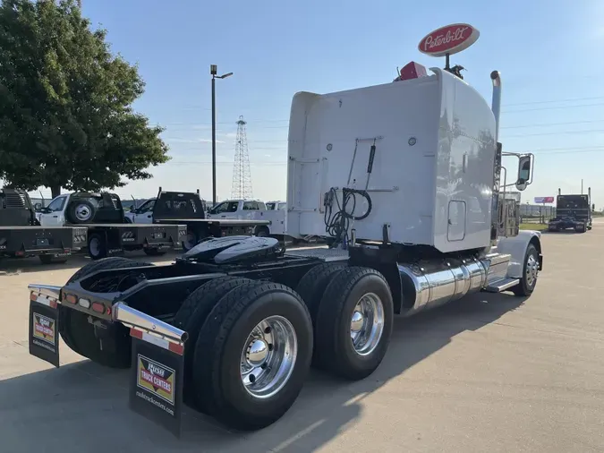 2019 Peterbilt 389