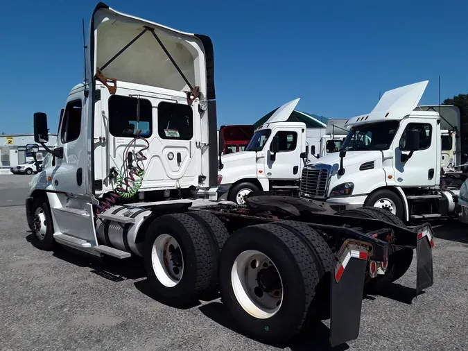 2018 FREIGHTLINER/MERCEDES CASCADIA 125