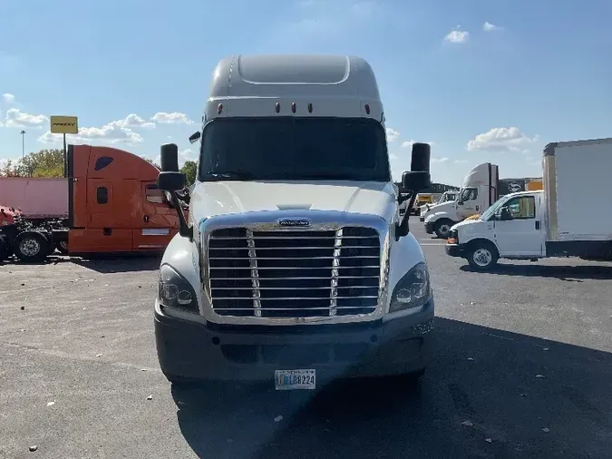 2019 Freightliner X12564ST