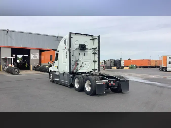 2022 Freightliner Cascadia 126