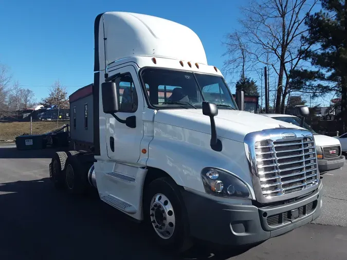 2018 FREIGHTLINER/MERCEDES CASCADIA 125