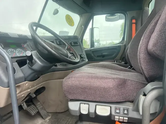 2020 FREIGHTLINER CASCADIA 125